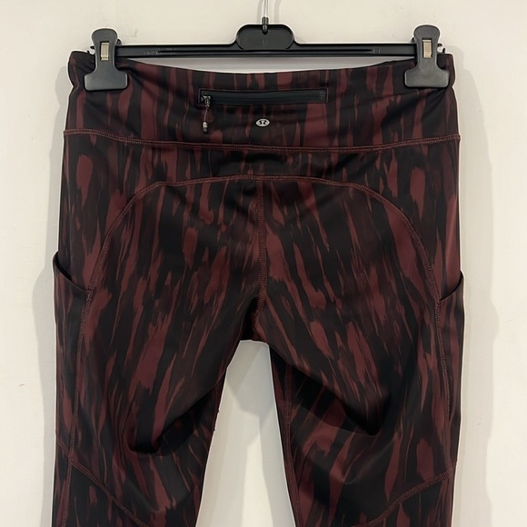 Lululemon Speed Tight IV
Painted Animal Bordeaux Drama Black / Black size 8 - Picture 9 of 16